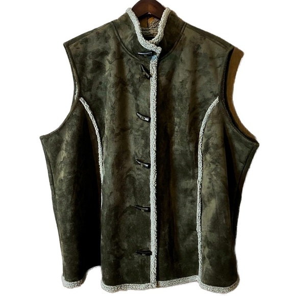 Cotton Ginny Jackets & Blazers - Cotton Ginny Green Vegan Fleece Lined Vest Toggle Closure Size Plus XL NWT
